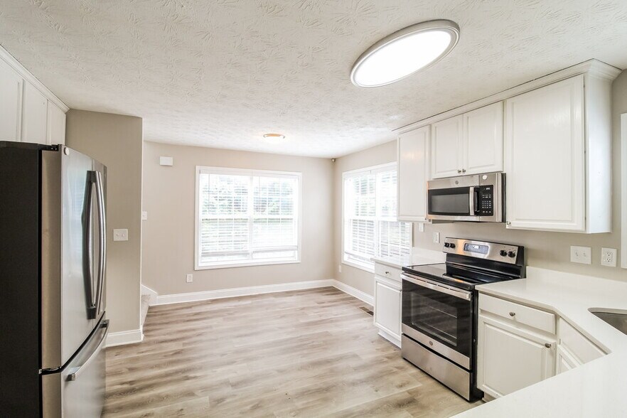 Building Photo - 110 Rosewood Cir