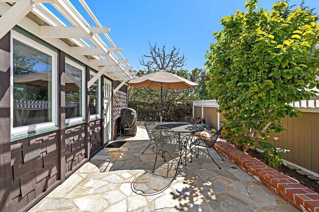 Building Photo - Laguna Village Furnished Rental