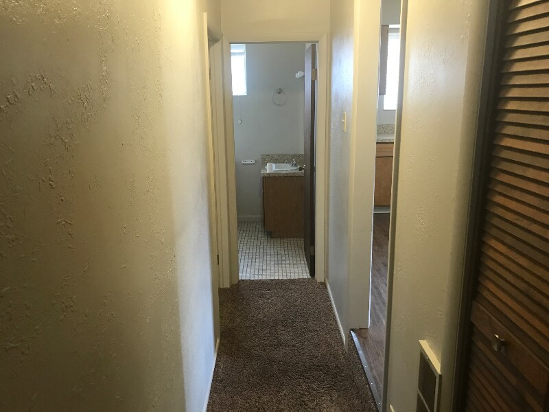 Building Photo - 294 N 300 W