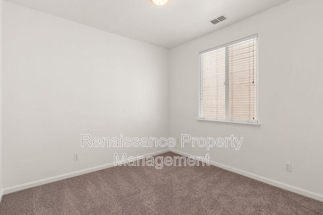 Building Photo - 339 American Farms Ave