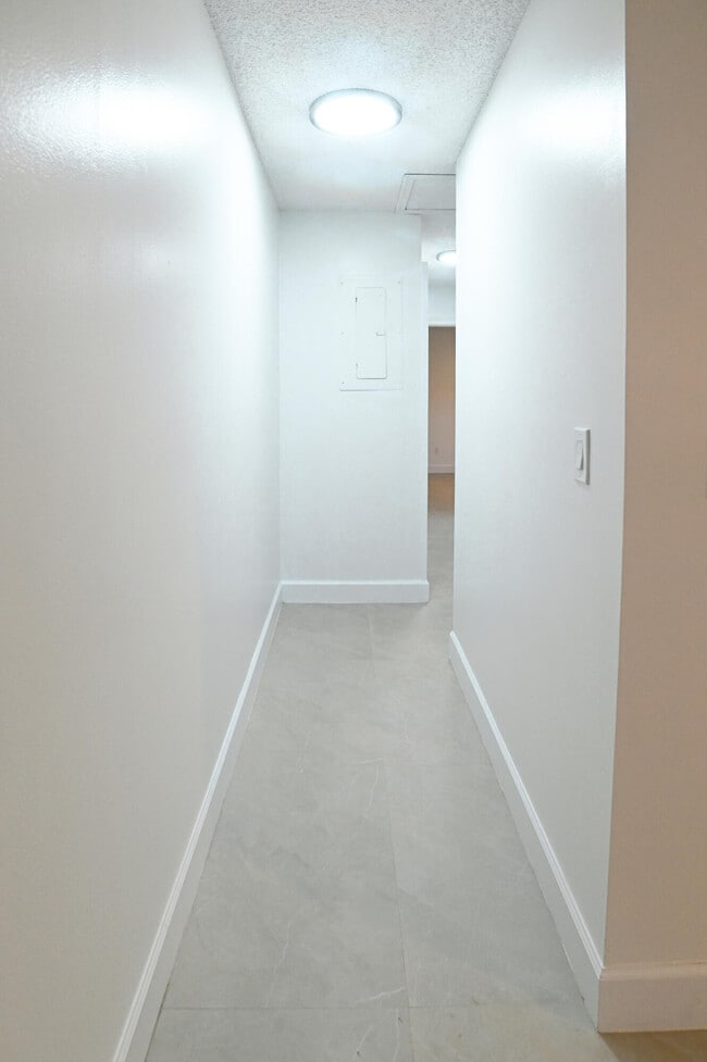 Building Photo - 1148 Summit Trail Cir