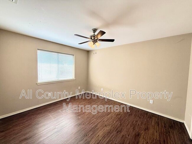 Building Photo - 8902 Bayshore Ln