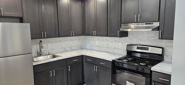 Building Photo - Hi View Apts