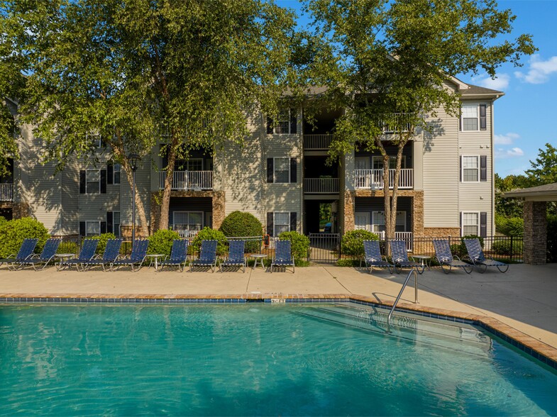 Building Photo - The Enclave at Deep River Plantation