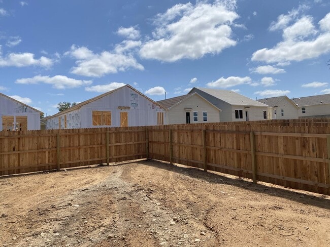 Building Photo - 4 BR /2 BA - 1667 SF Home in Hidden Trails...