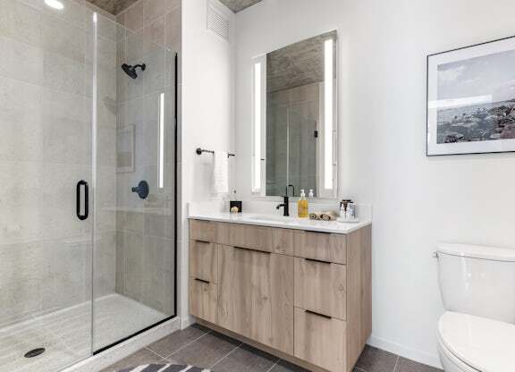 Building Photo - 201 N May St