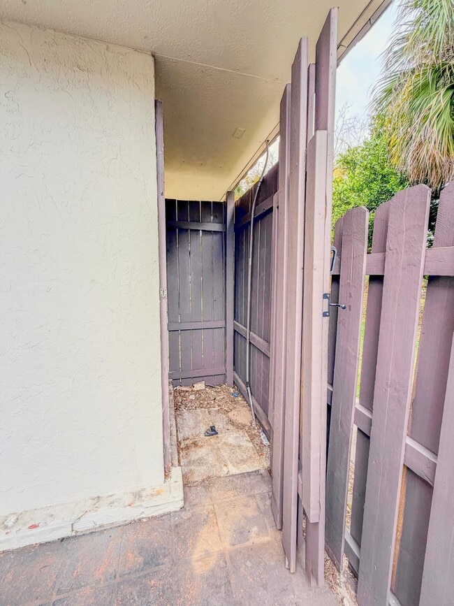 Building Photo - 1913 N Congress Ave