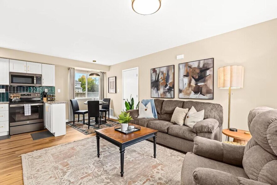 Primary Photo - 27850 Gratiot Ave