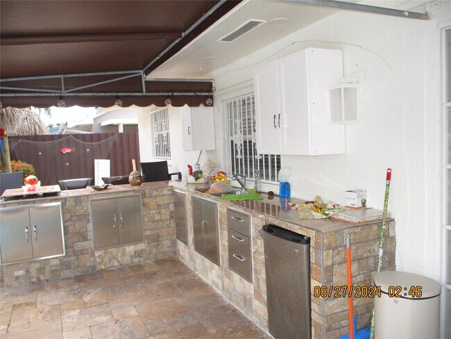 Building Photo - 9330 NW 10th St