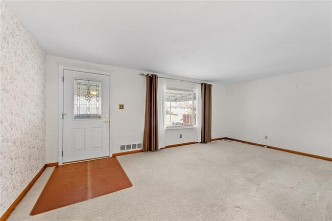 Building Photo - 4813 Sandy Dr