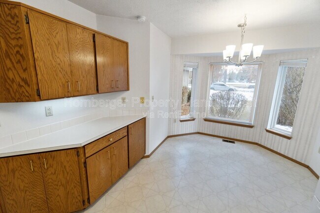 Building Photo - 1603 E 33rd Ave