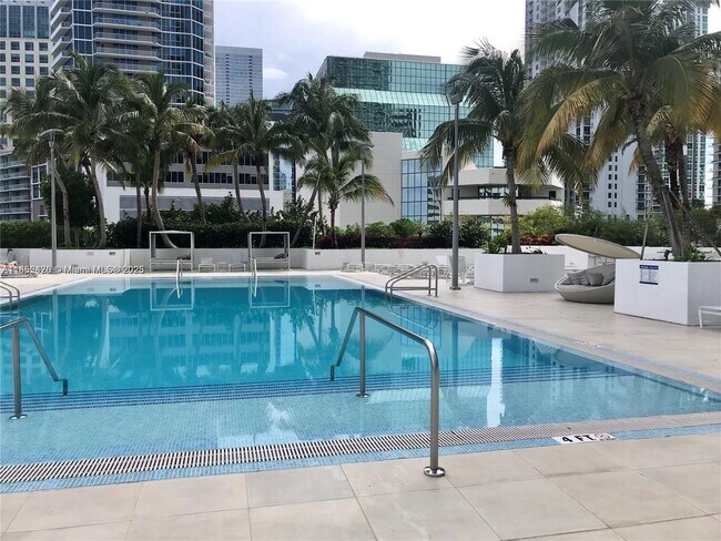 Building Photo - 951 Brickell Ave