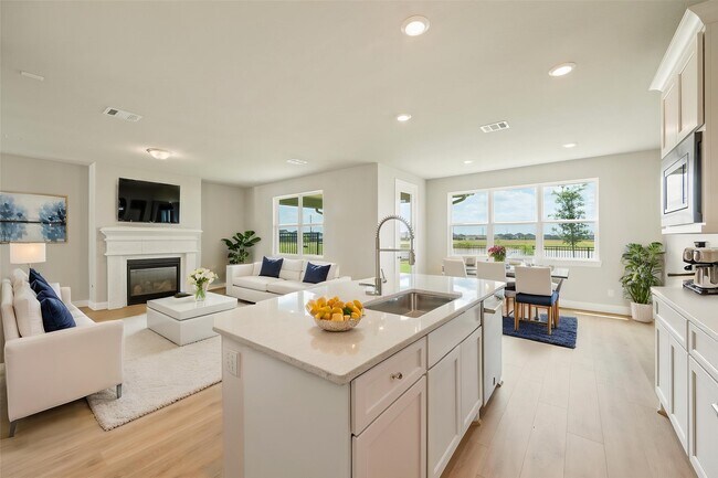 Building Photo - 764 Lake Lacosta Dr