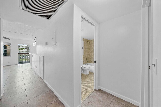 Building Photo - 2049 Hythe A