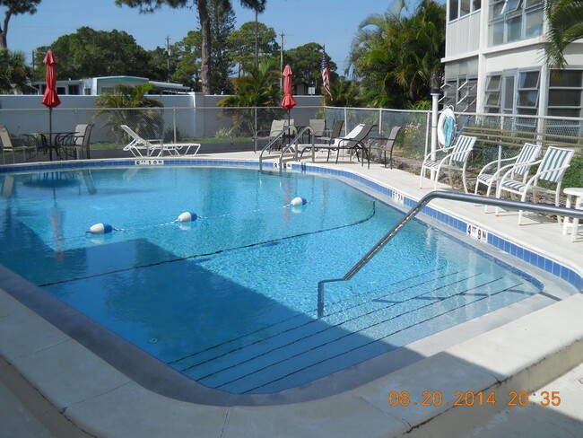 Building Photo - 708 S Tamiami Trail
