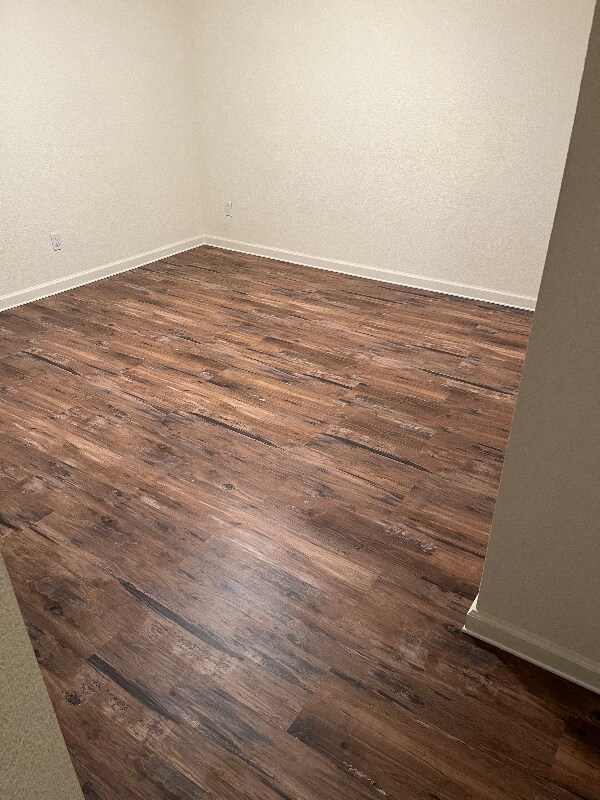 Building Photo - 513 W 2nd St