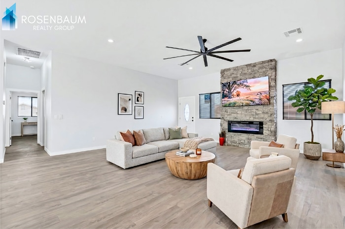 Building Photo - 10153 W Wenden Dr
