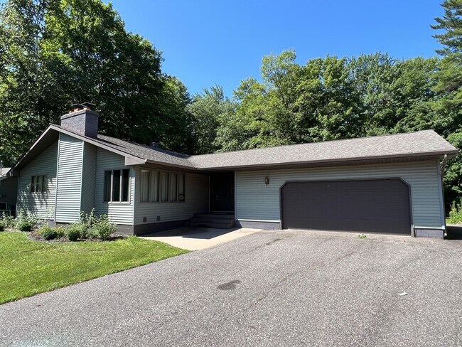Building Photo - 104 Sunset Dr