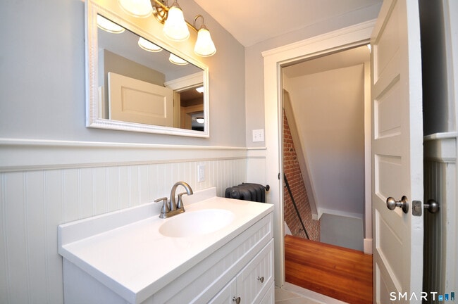 Building Photo - 14 Hazelmeadow Pl
