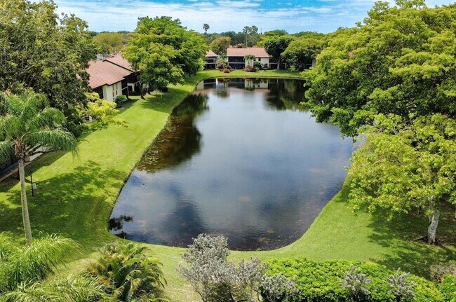 Building Photo - 10615 Ocean Palm Way