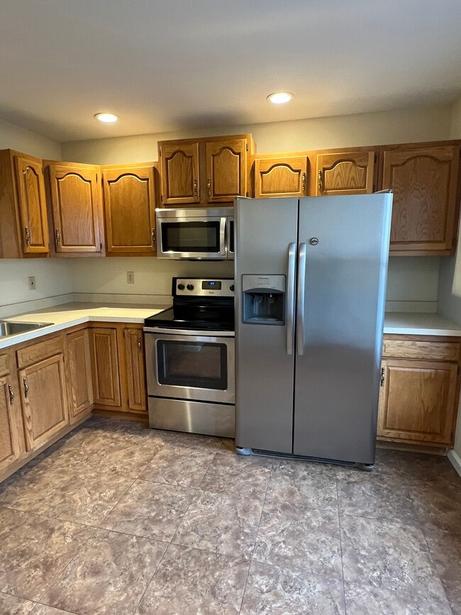 Building Photo - 4 N Locust St