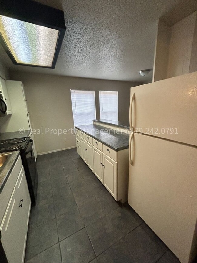 Building Photo - 1205 W Atlanta St