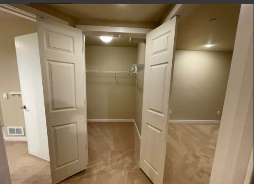 Building Photo - 925 110th Ave NE