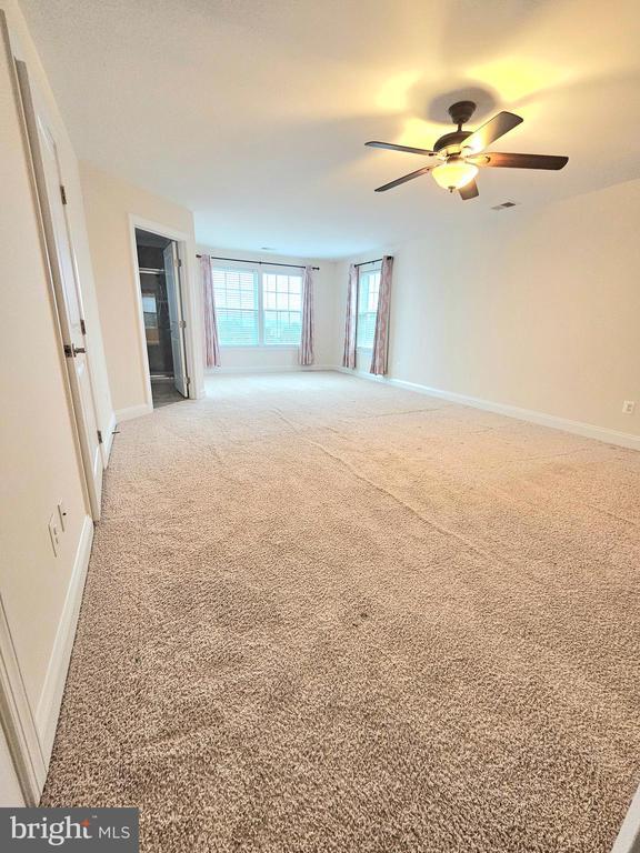 Building Photo - 25835 Clairmont Manor Square