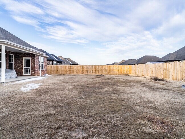 Building Photo - 940 W Ashmore Landing Loop