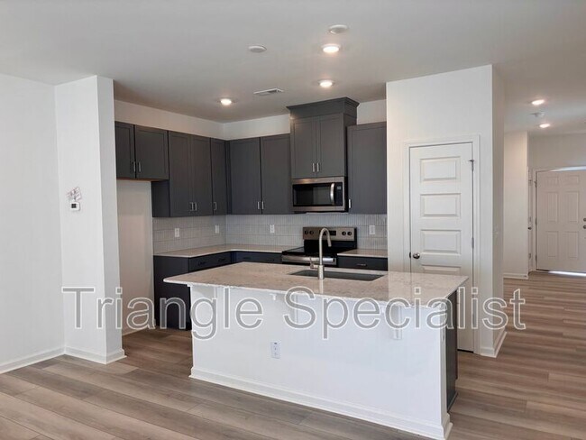 Building Photo - 10514 Brookside Reserve Rd