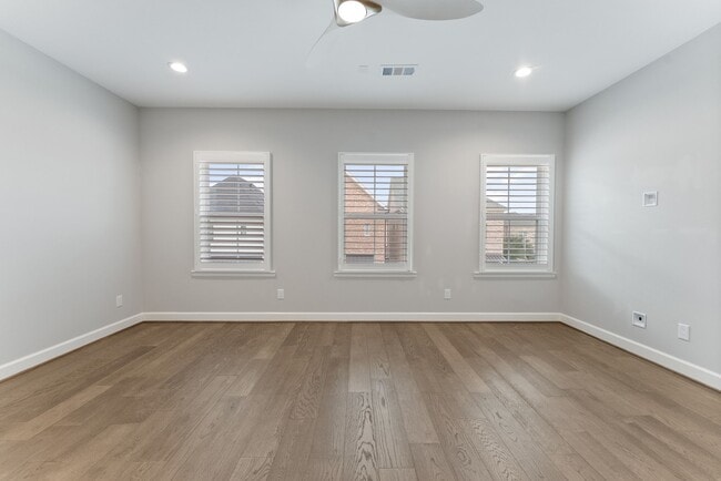 Building Photo - 114 Magnolia Grn St