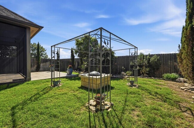 Building Photo - 373 Lacey Oak Lp