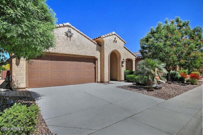 Primary Photo - 4394 N Hummingbird Dr