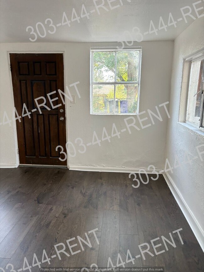 Building Photo - 10625