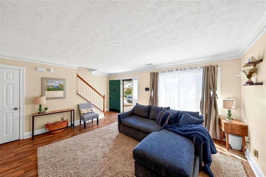 Building Photo - 6117 Queen Anne Ct