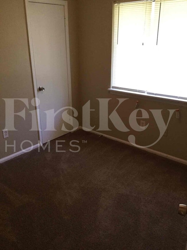 Building Photo - 1630 Liberty Valley