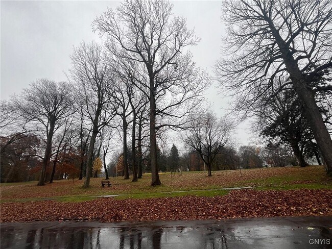 Building Photo - 1205 Madison St