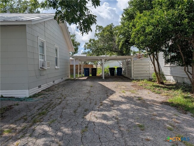 Building Photo - 669 Roosevelt St