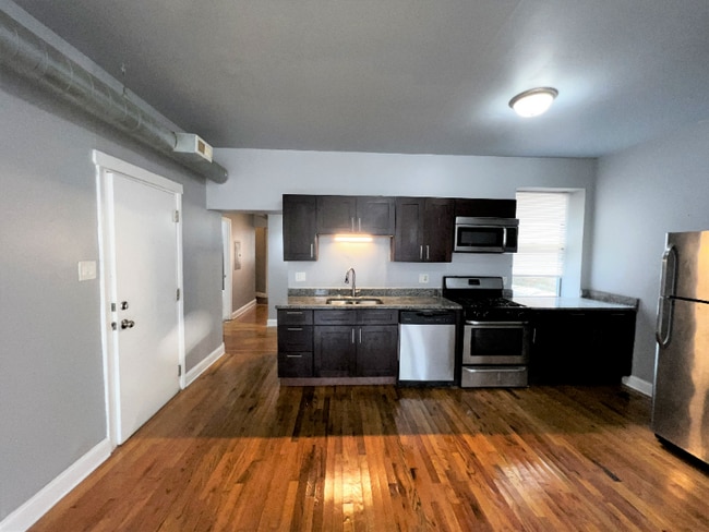 Building Photo - 1655 E 79th St