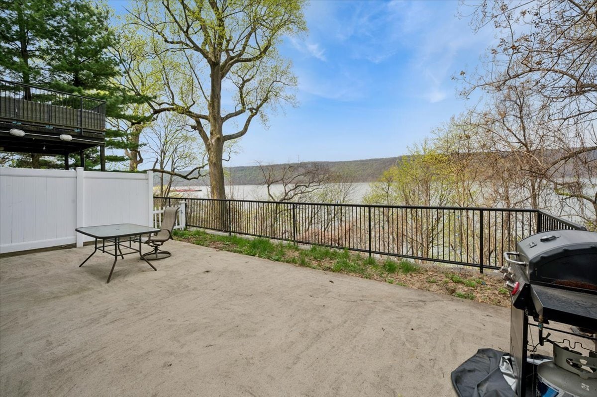 Building Photo - 727 Warburton Ave