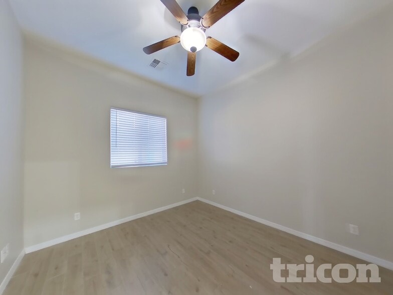 Building Photo - 9474 W Pineveta Dr