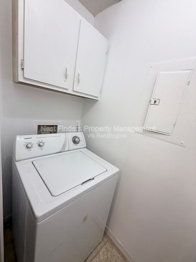 Building Photo - 10200 Belle Rive Blvd