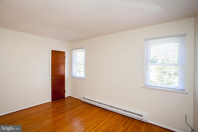 Building Photo - 463 Avenue B