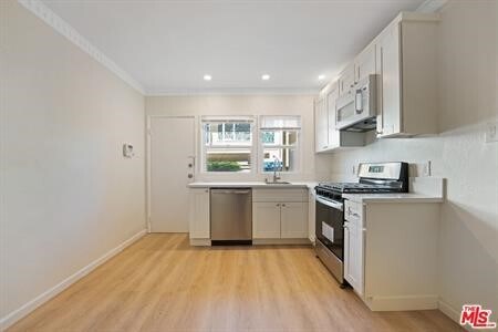 Building Photo - 212 S Reeves Dr