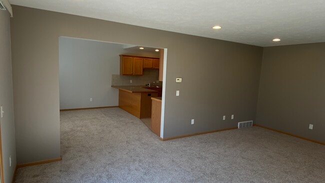 Building Photo - 2456-2456 Millview