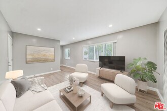 Building Photo - 252 S New Hampshire Ave