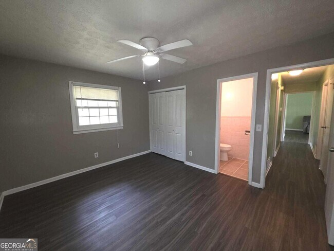 Building Photo - 707 Battle Creek Rd