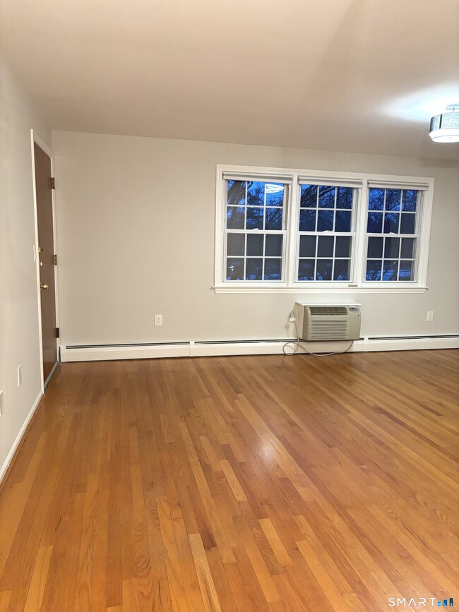 Building Photo - 17 Brickyard Rd