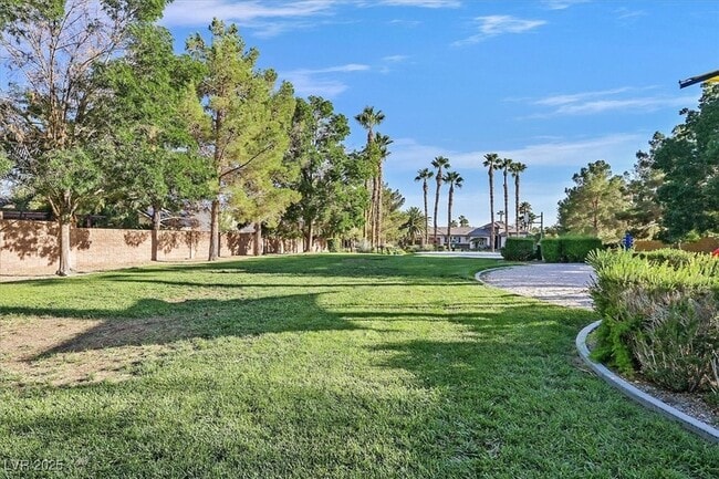 Building Photo - 7221 Sandy Plains Ave