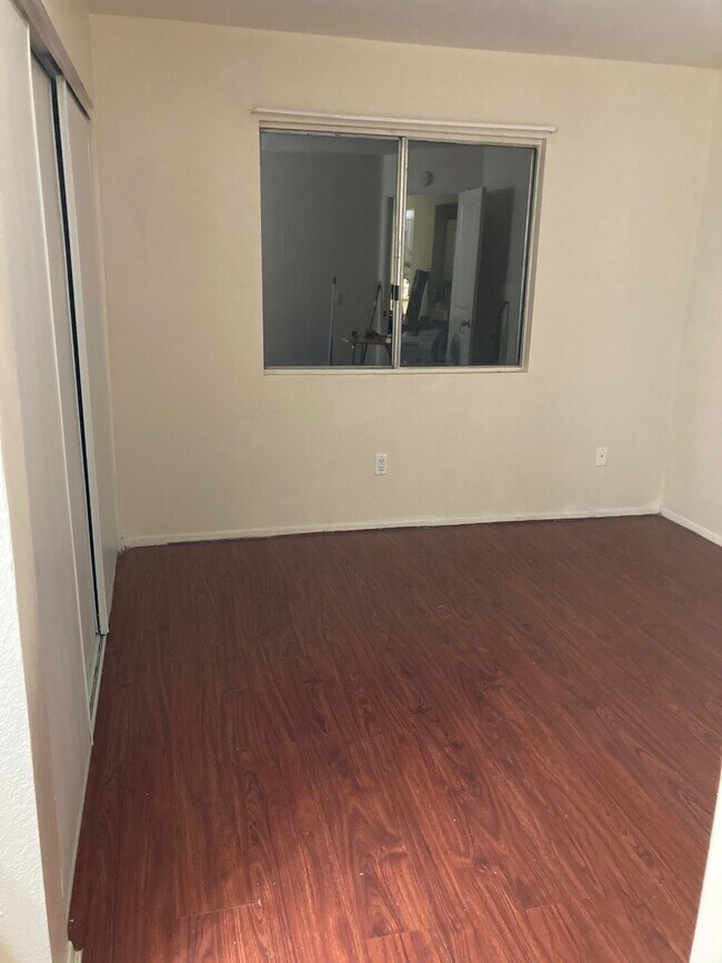 Building Photo - 1025 N Tippecanoe Ave